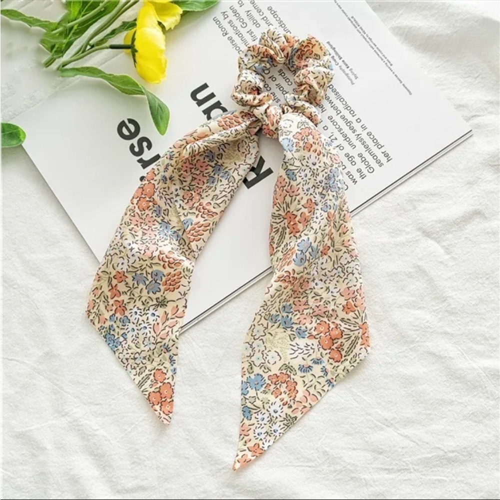 Set of 4 Long Scarf Floral Colorful Scrunchies - Picture 3 of 6
